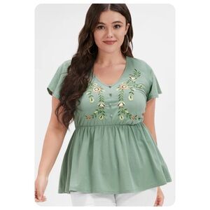 PLUS Bloomchic top